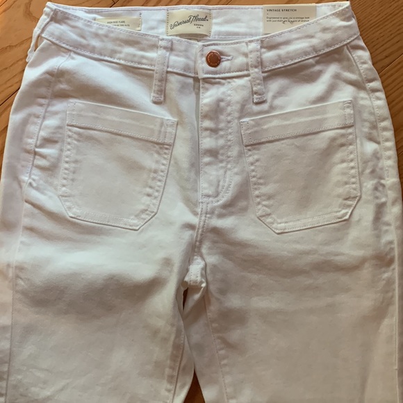 New Universal Threads High Rise Flare size 2 - Picture 2 of 9